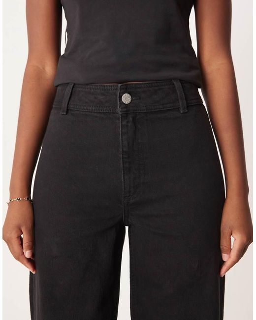Catherin di Mango in Black