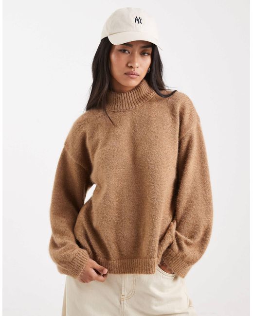 Pull coupe carrée en maille duveteuse avec col montant - moka ASOS en coloris Natural