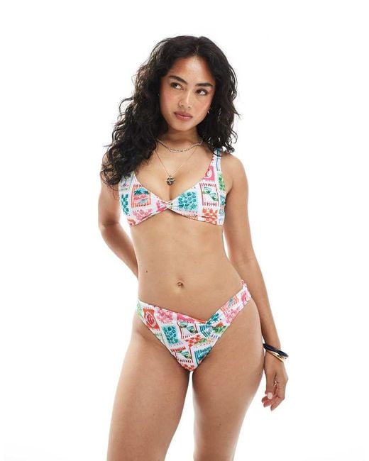 Miss Selfridge Bikinibroekje Met Ansichtkaartprint En Gedraaid Detail in het Multicolor