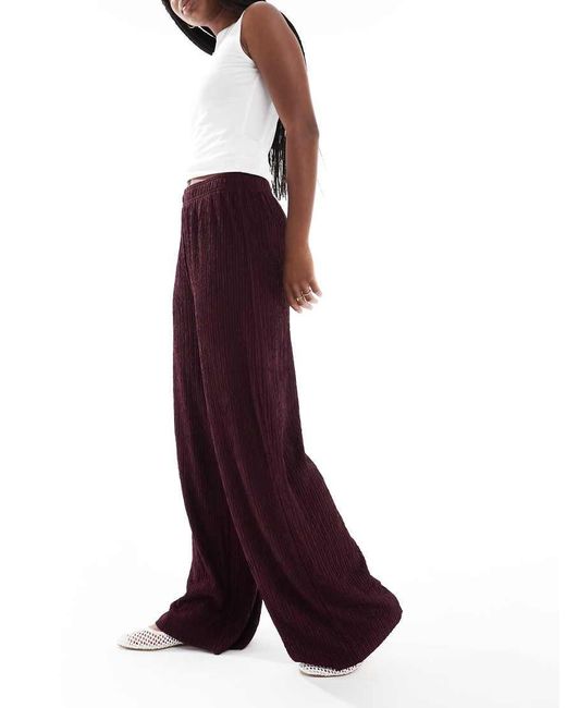 Pantaloni A Fondo Ampio Bordeaux Testurizzati di New Look in Purple