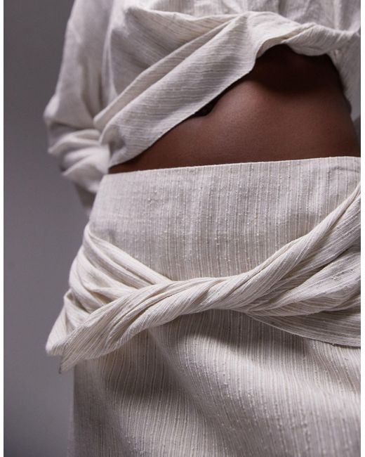 Mini-jupe d'ensemble drapée avec nœud et rayures texturées - naturel TOPSHOP en coloris Gray