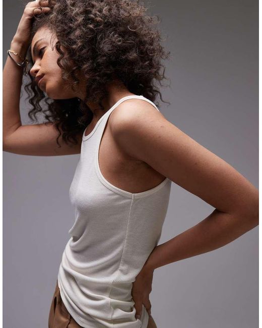 Canotta Premium Color Avorio Con Scollo A Vogatore di TOPSHOP in Brown