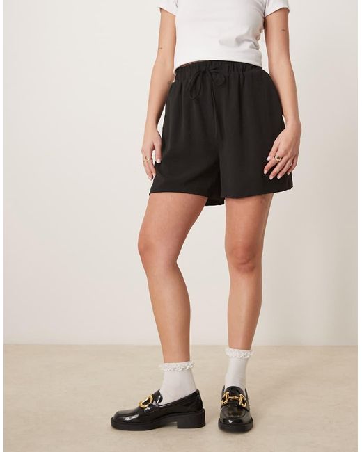 Vila Natural Loose Fit Tie Waist Shorts