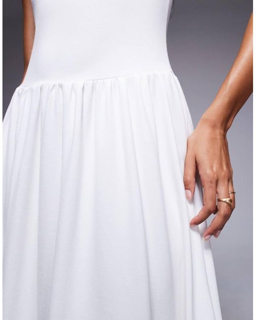 Vestido Largo Sin Mangas Con Cuello Alto Y Falda Fruncida Exclusivo De -Blanco Kaiia de color Blue