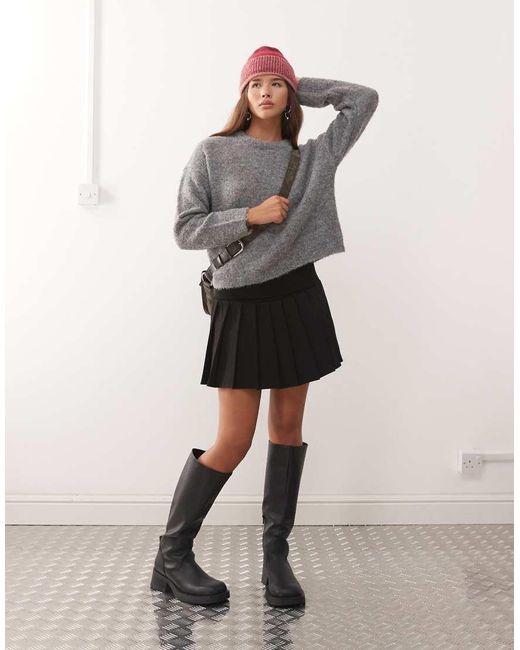 Jersey Gris Medio De Cuello Redondo Y Corte Suelto De Noisy May de color Gray