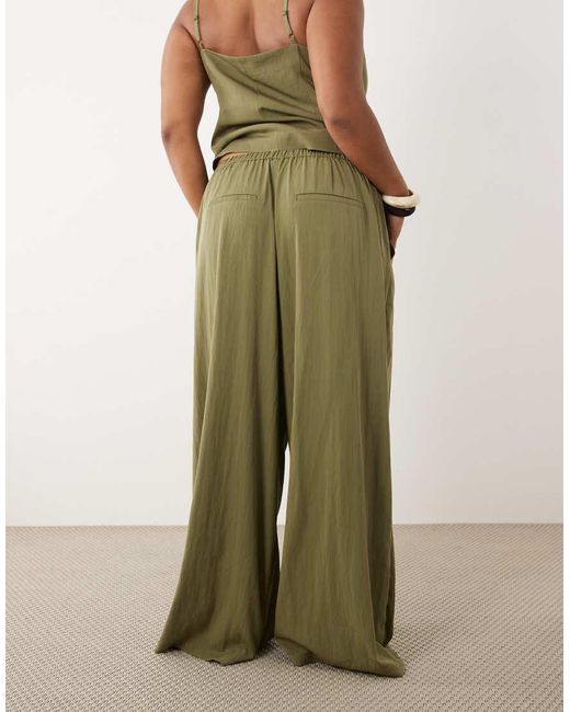 ASOS Curve in het Green