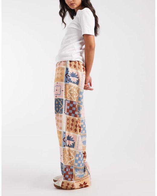 Pantalones Sin Cierres Con Estampado De Mosaico De Mezcla De Lino De ASOS de color Multicolor