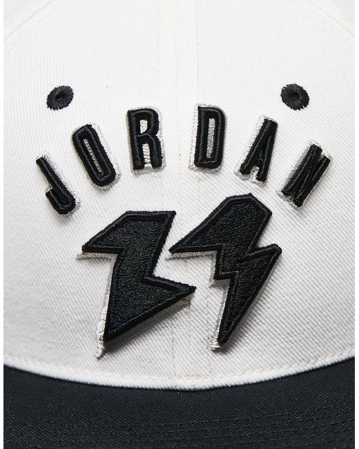 Gorra blanca y negra con logo Nike de color Black