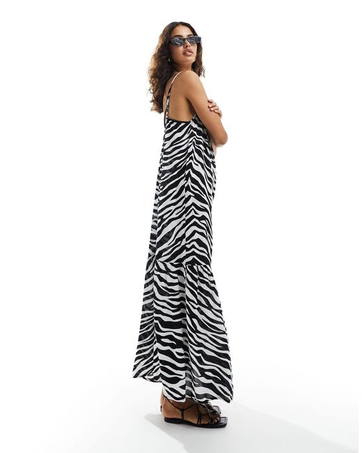 Vestito da mare lungo zebrato incrociato sul retro di New Look in White