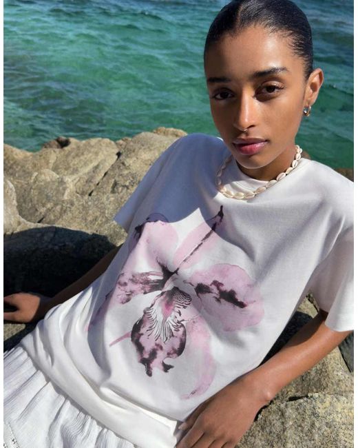 T-Shirt Oversize A Maniche Corte Bianca Con Stampa di Bershka in White