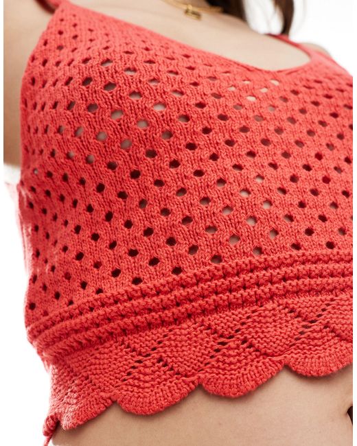Crop top à bretelles fines en maille crochetée Vero Moda en coloris Red