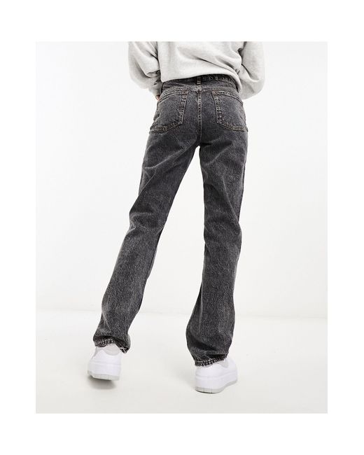Jeans dritti anni '90, colore scuro di ASOS in Gray