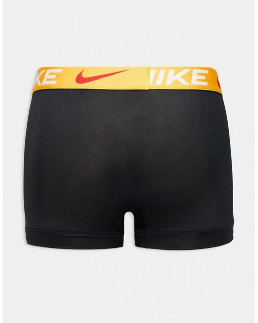 Nike Essential in het Black voor heren