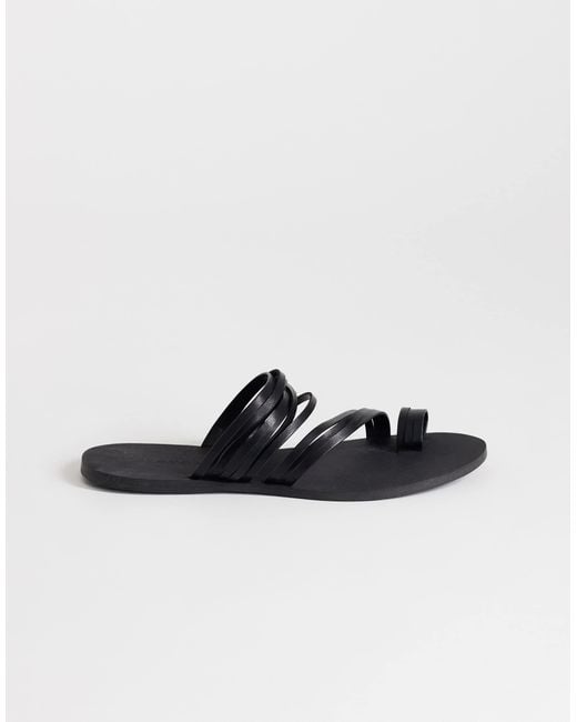 TOPSHOP Black Maeve Strappy Toe Loop Sandals