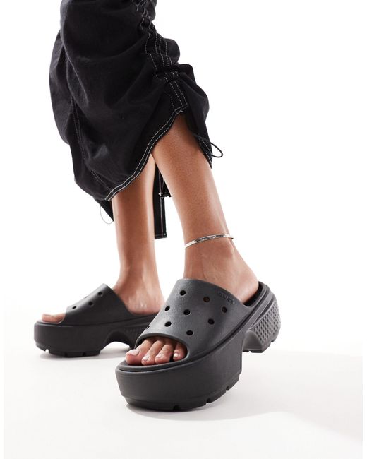 Sandalias negras con plataforma stomp CROCSTM de color Black
