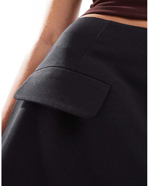 Minigonna Sartoriale Nera Con Tasche di ASOS in Black