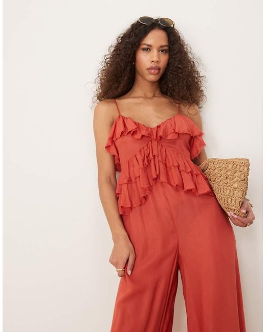 ASOS Jumpsuit Met Ruches En Geribde Rug in het Red