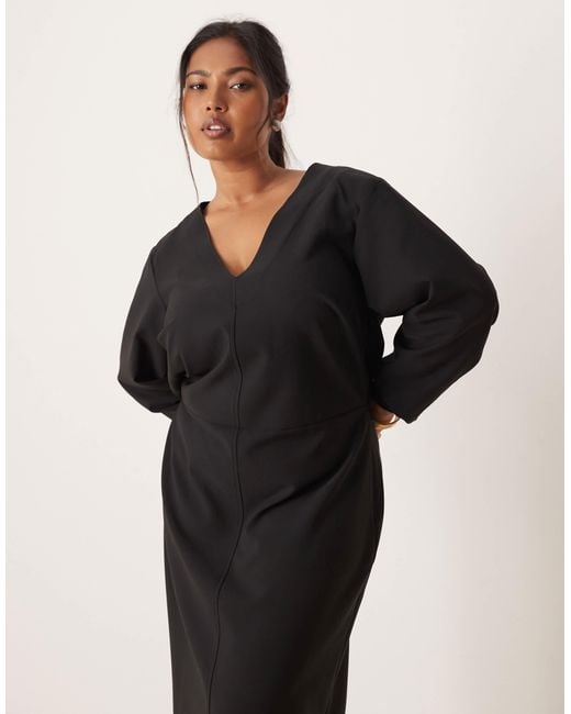 Pretty Lavish Curve Black Long Sleeve Plunge Maxi Dress