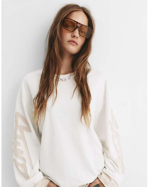 Pull&Bear White Stwd T-shirt With Contrasting Patch