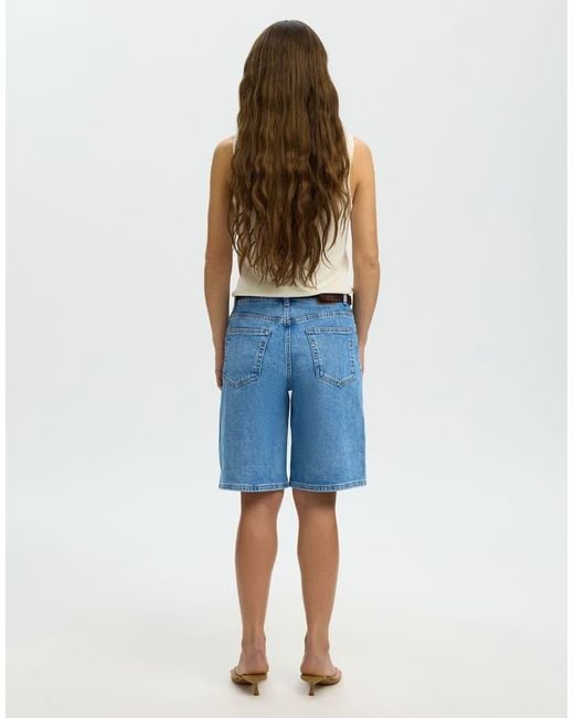 SELECTED Pieces in het Blue