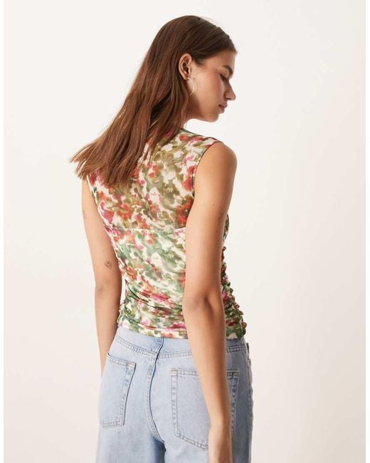 Top Senza Maniche Arricciato A Fiori Con Scollo Squadrato di Abercrombie & Fitch in Multicolor