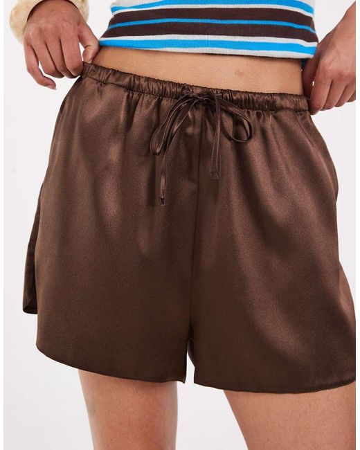 ASOS Getailleerde Runner Short in het Brown