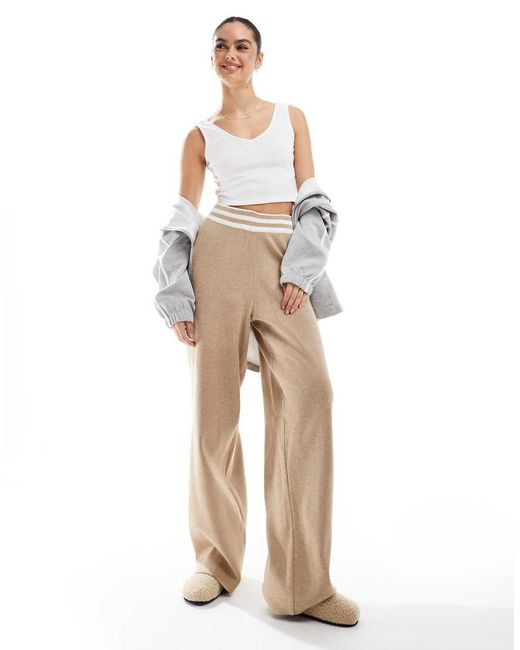 agon® White V Neck Crop Top