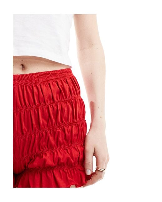 ASOS Red – gesmokte bloomer-shorts