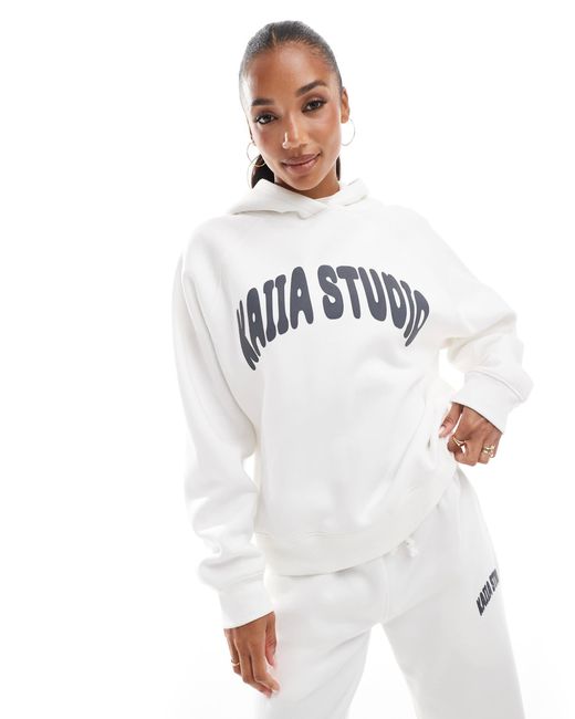 Studio - sweat à capuche d'ensemble oversize avec logo - écru Kaiia en coloris White