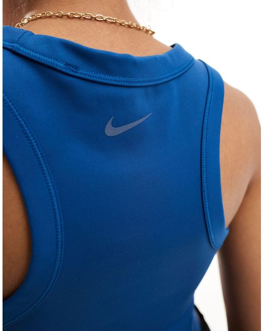 Nike - one dri-fit - crop top senza maniche court aderente di Nike in Blue