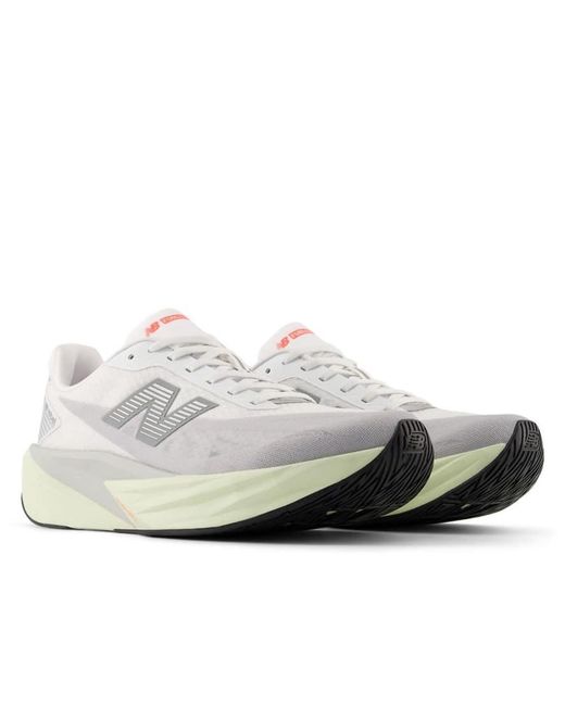 Fuelcell Rebel V5 di New Balance in Gray