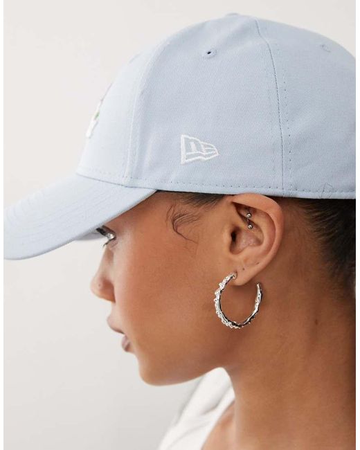 Gorra Con Bordado Con Cuentas De Flor Y Logo De Texto 9Forty De KTZ de color Blue