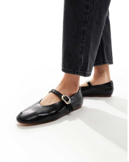 Stradivarius Black Ballet Shoe With Cross Strap