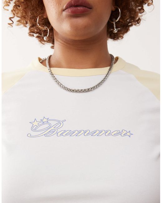 Collusion White Plus – knapp geschnittenes t-shirt mit raglanärmeln und grafik