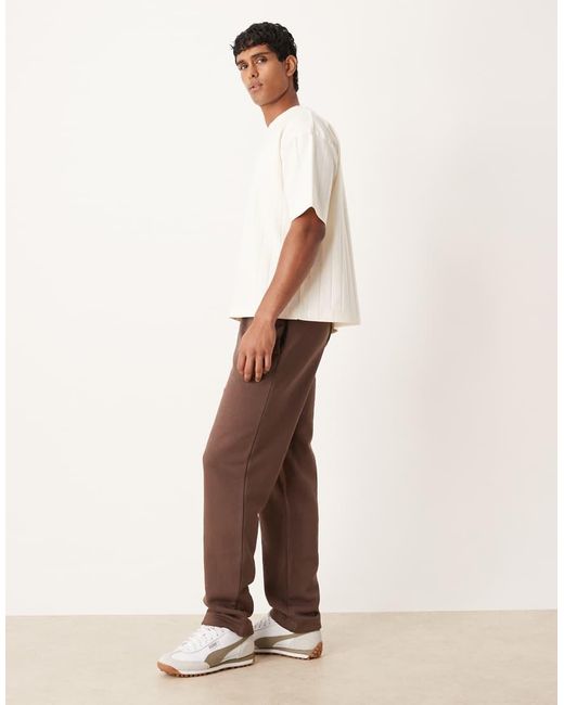 Joggers Marrones Básicos De Pernera Recta De ASOS de hombre de color White