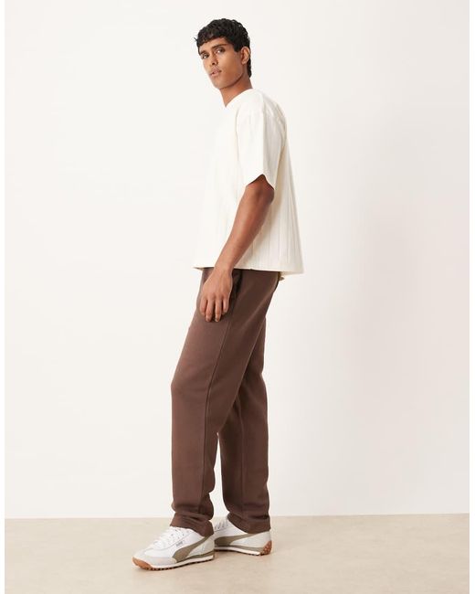 Joggers Marrones Básicos De Pernera Recta De ASOS de hombre de color White