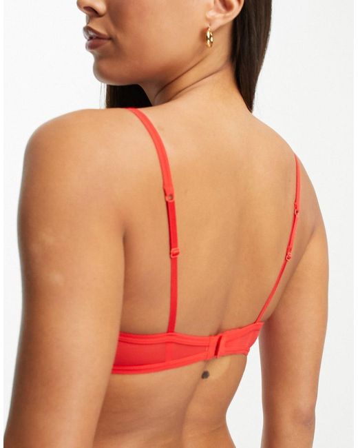 Bralette Triangular De Malla Bonnie De Weekday de color Red