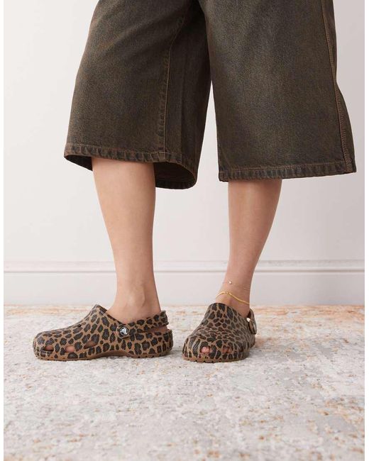 CROCSTM Brown Classic Clog