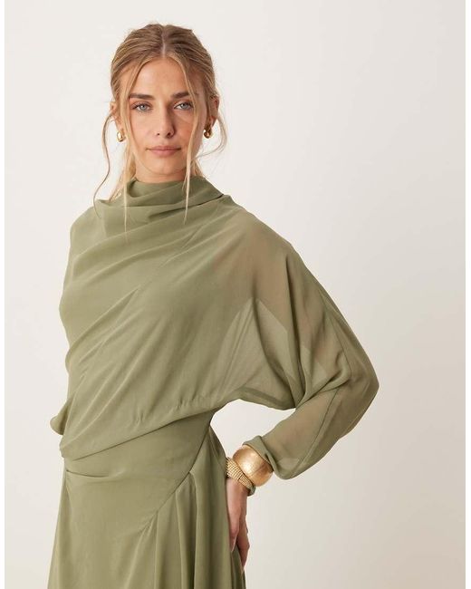 Vestido Largo Verde Con Cuello Subido De ASOS de color Green