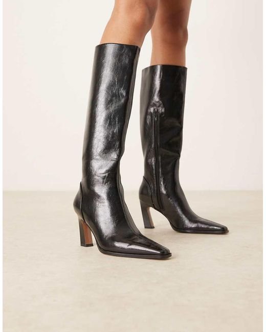 Botas Por La Rodilla Negras Con Puntera Cincelada Clara De ASOS de color Natural