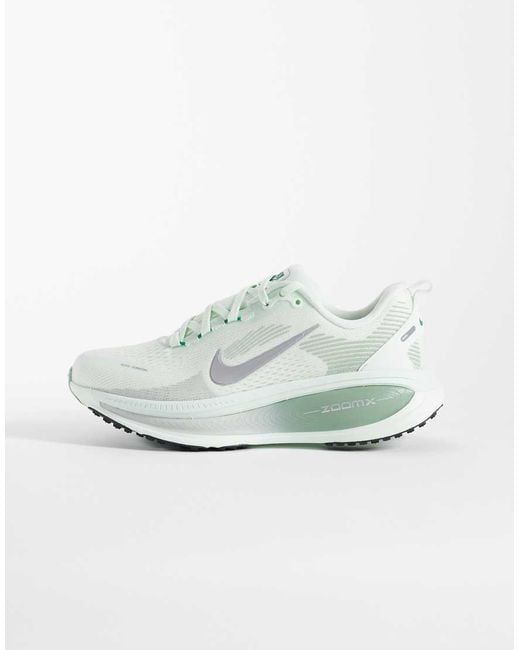 Nike White Vomero 18 Trainers