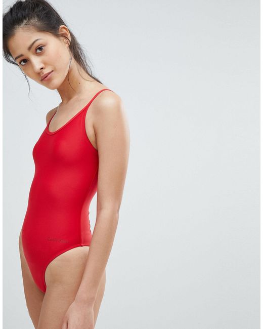 Calvin Klein – Knapper Badeanzug mit U-Ausschnitt in Rot | Lyst DE