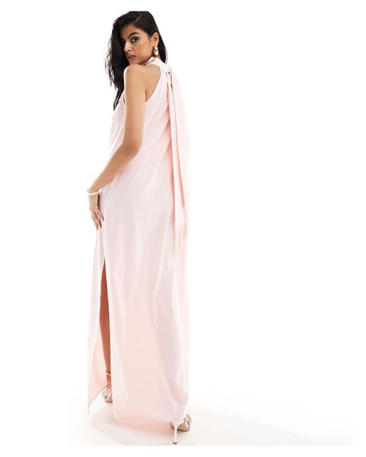 Vestido largo asimétrico con flecos Pretty Lavish de color Pink