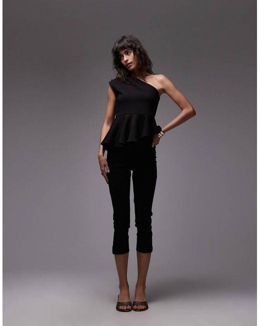 ASOS Gedrapeerde Top Met Peplum Zoom En Blote Schouder in het Black