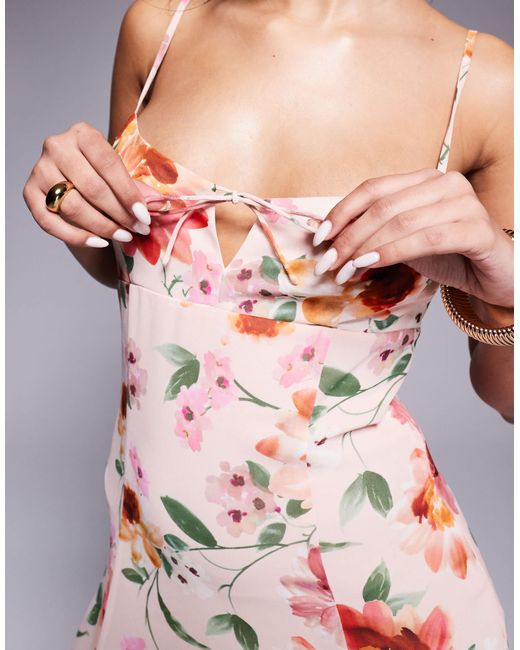 Forever New Pink – wadenlanges kleid mit riemchenträgern und blumenmuster