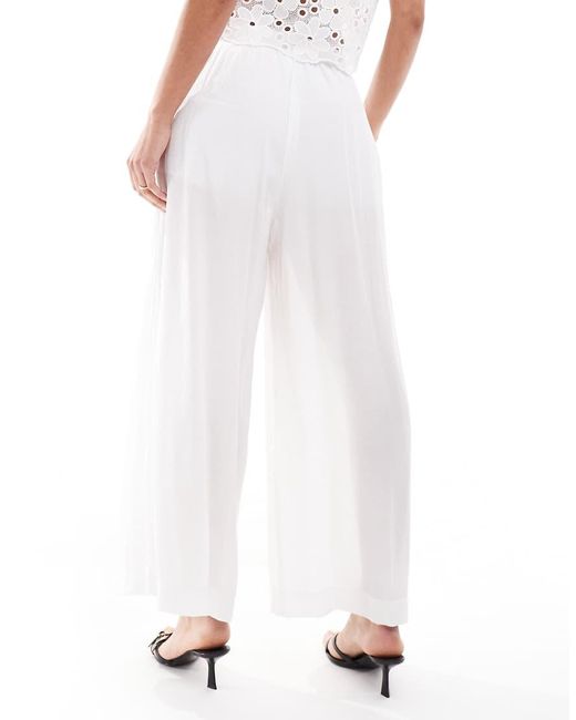 Bershka Broek Met Wijde Pijpen En Linnenlook in het White