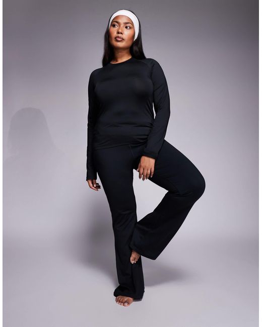 4505 Black Curve – icon – weiche, ausgestellte yoga-leggings