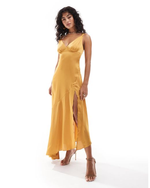 Robe longue en satin avec jupe à empiècements - souci TFNC London en coloris Metallic