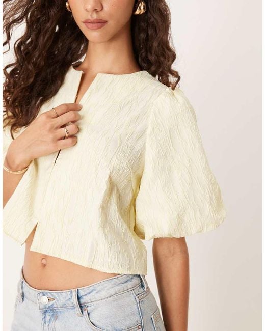 Blusa Testurizzata Pallido Con Chiusura A Gancetti di Y.A.S in White