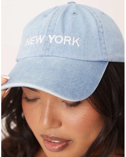 Gorra Azul Con Lavado Medio Y Diseño "New York" De Denim De Gina Tricot de color Blue